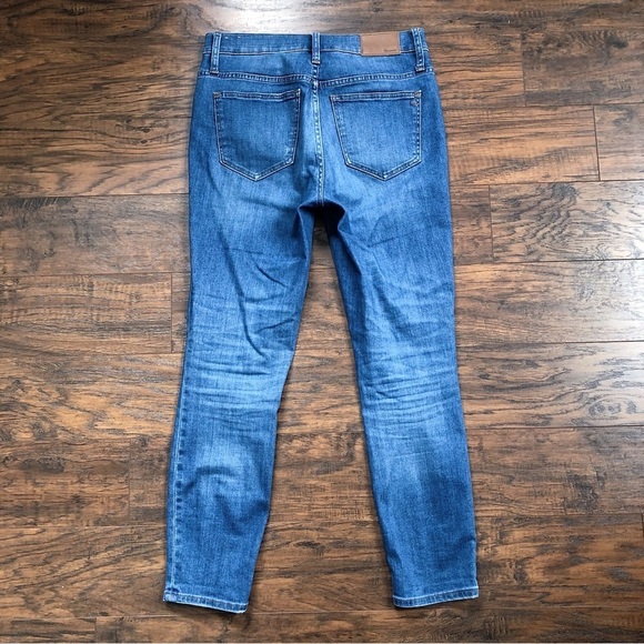 Madewell • 9" Mid-Rise Skinny Crop Jeans Delmar Wash: Eco Edition distressed - Picture 10 of 12